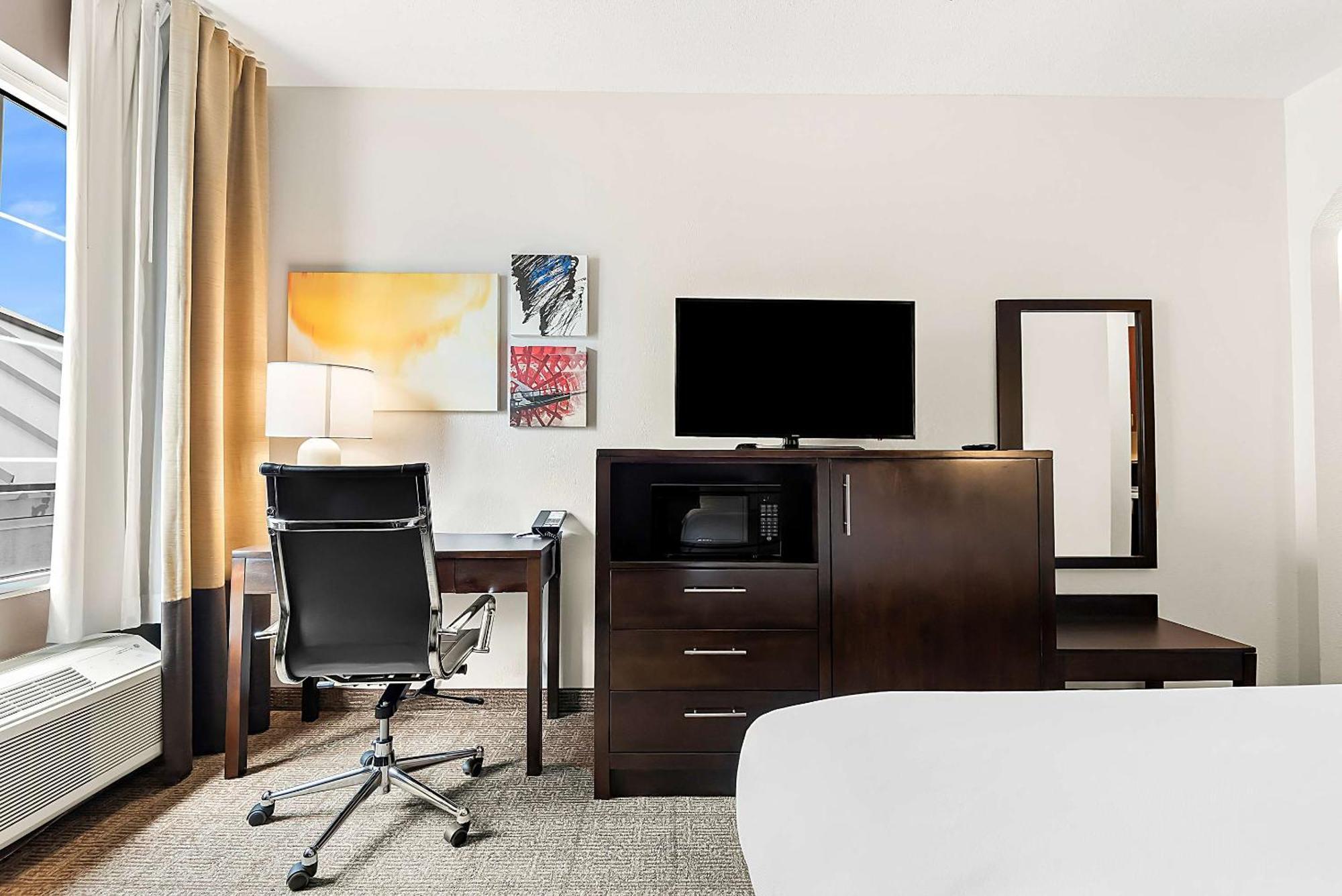 Comfort Suites New Orleans East Bagian luar foto